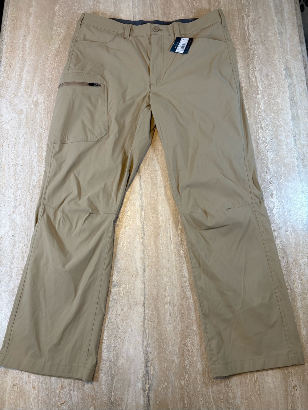 NWT Eddie Bauer Mens Rainier Pants 36x30 Active Fit Cargo Hiking Khaki Saddle